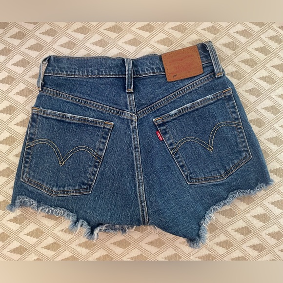 ☀️👖 Levi’s 501 Medium Wash High Rise Cutoff Denim Shorts - 25 👖☀️ - Picture 7 of 14